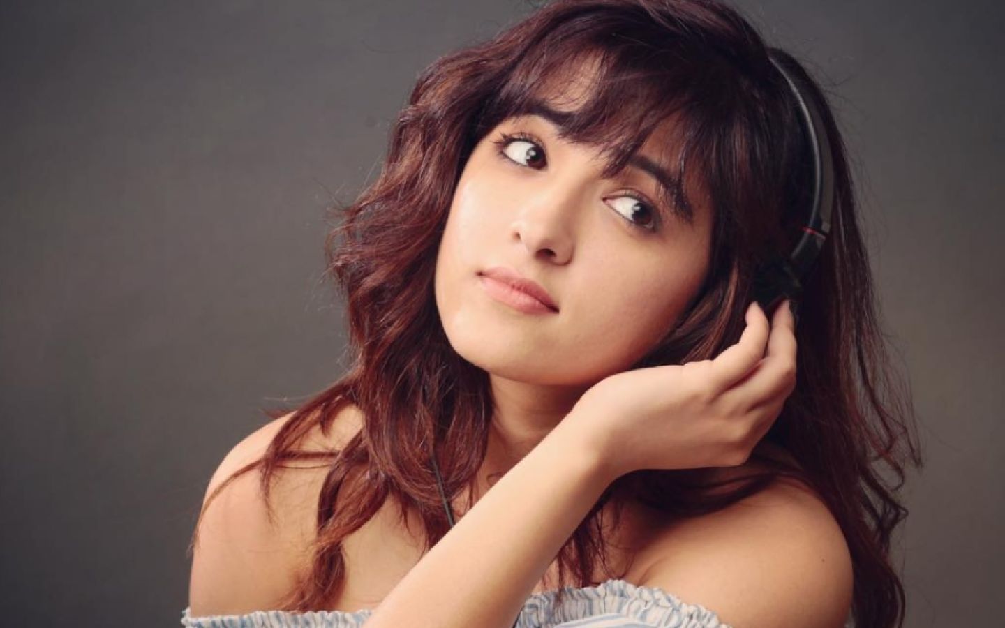 Sharly Setia Xnxx - Actress Shirley Setia shares sexy photos, See here | News Track ...