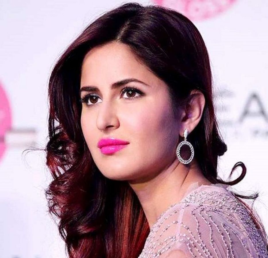 Kaitrina Kaif Xxxi Video - Katrina Kaif's red hot look takes internet to storm, check out ...