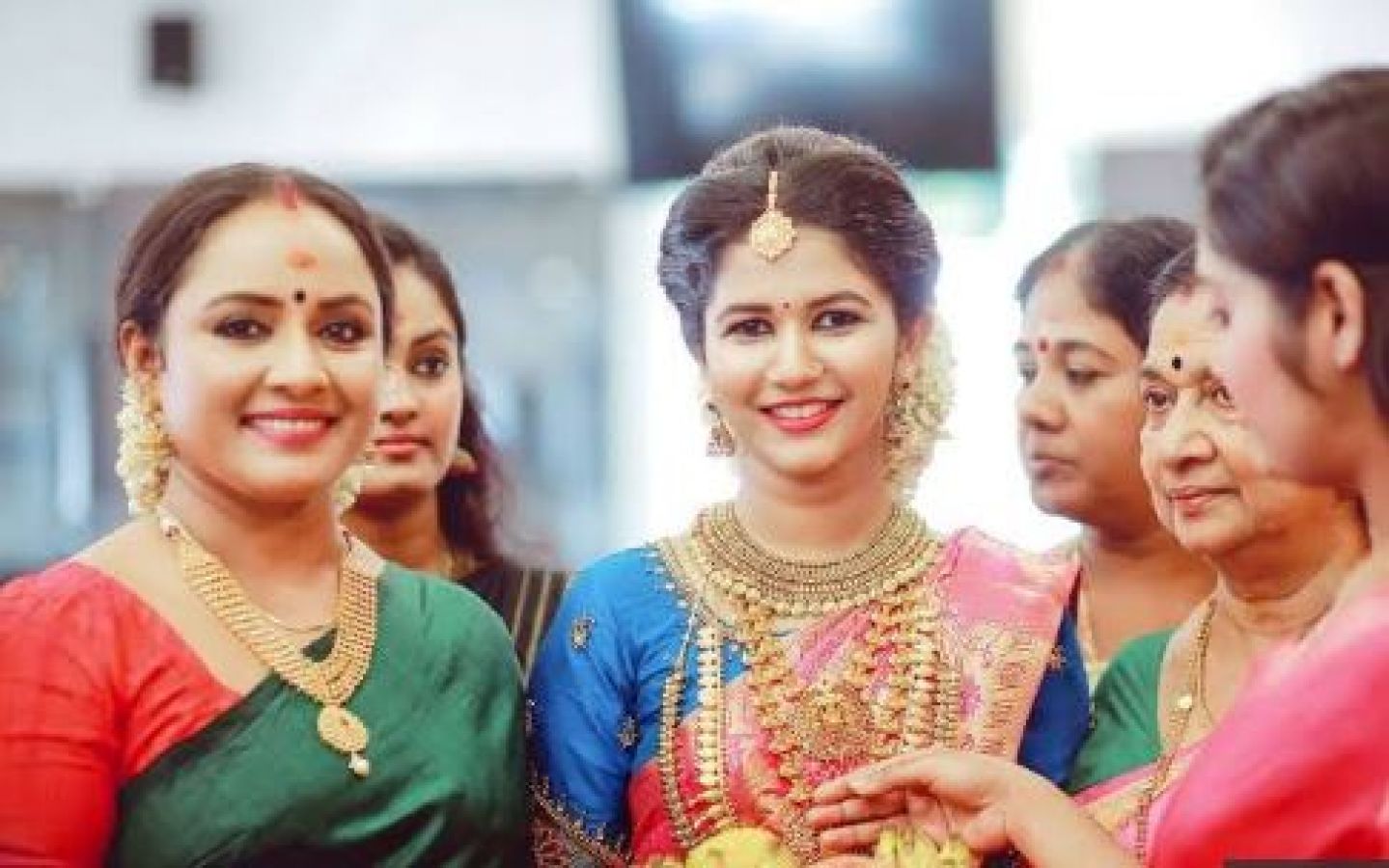 Juhi Rustagi Fucking Videos - Nisha Sarang gets very emotional for Lichu's wedding in Uppam ...