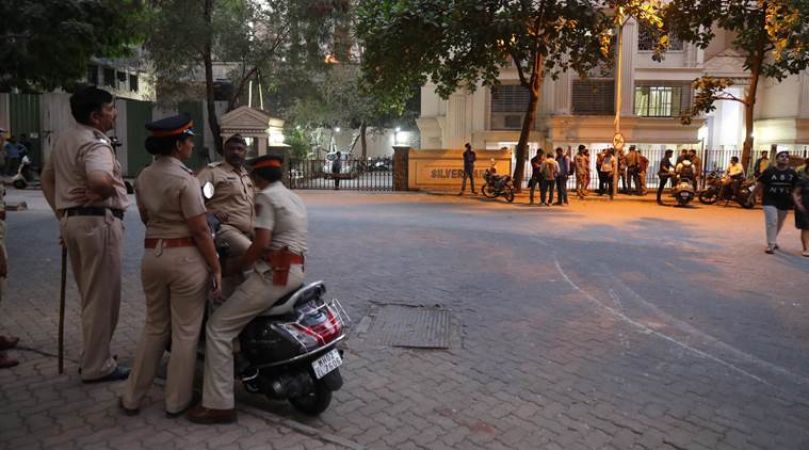 कुलभूषण जाधव का परिवार मुंबई से अज्ञात जगह हो गया शिफ्ट