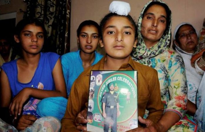 पाकिस्तान ने जिस जवान के शव के साथ की बर्बरता, उसी की बेटी को आईएस-आईपीएस अफसर ने लिया गोद