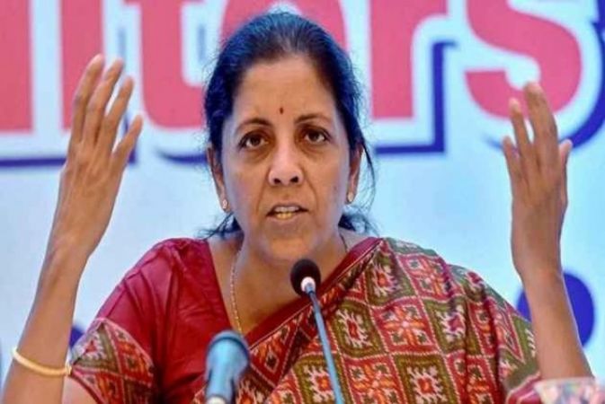 रक्षामंत्री निर्मला सीतारमण ने जताई बंगाल में नरसंहार की आशंका, सुरक्षाबल तैनाती करने की मांग