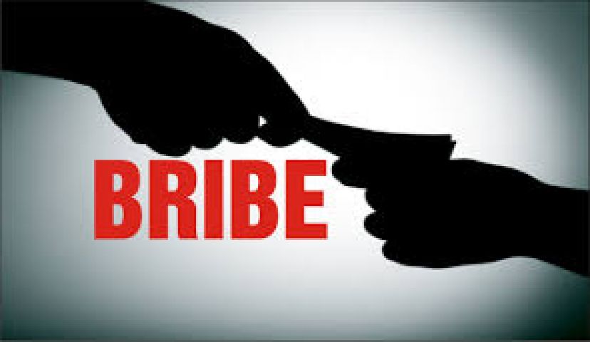 Clerk arrested for taking bribe of Rs 80,000