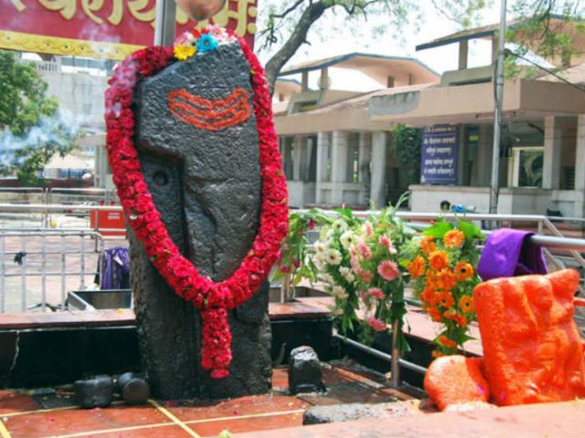 Shani Shingnapur: trustees allow women to offer prayers at inner sanctum