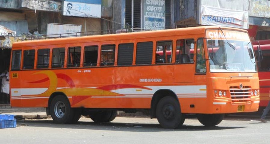 Kerala:Rs.1.34 crore held from two bus passengers
