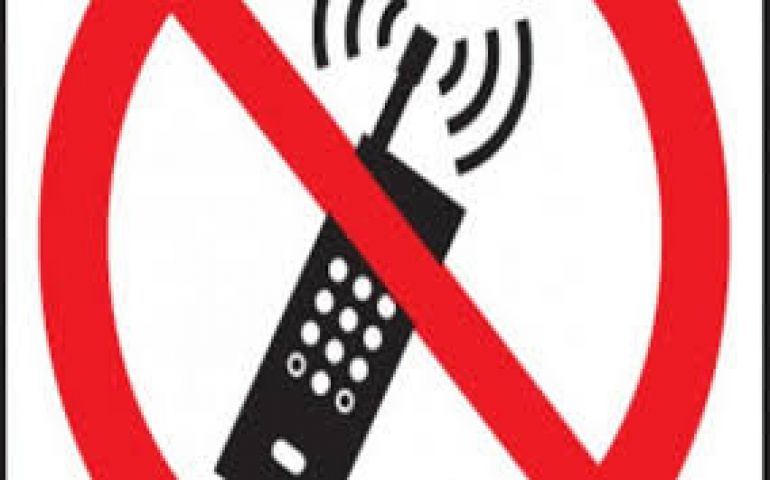 Kashmir unrest: Mobile services except BSNL suspended