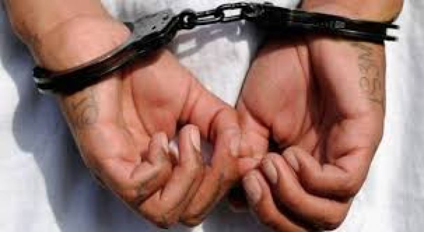 UP: police held 2 with brown sugar