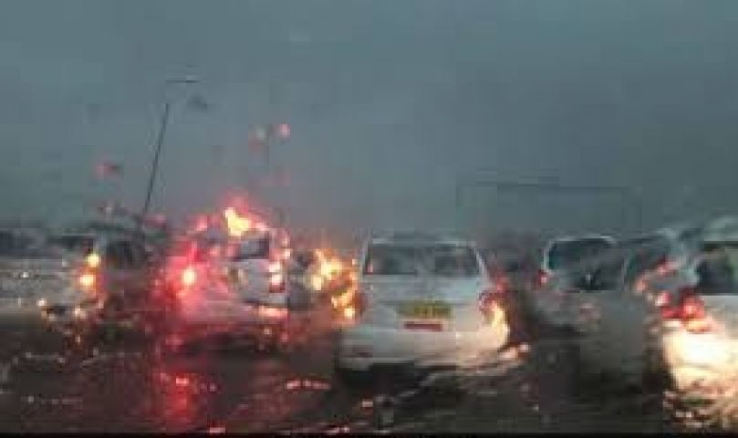 Heavy rains and flooding roads in Hyderabad, Delhi, Gurugram locked the traffic