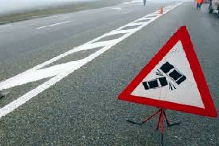 Road mishap in Assam killed 4 and injured 20