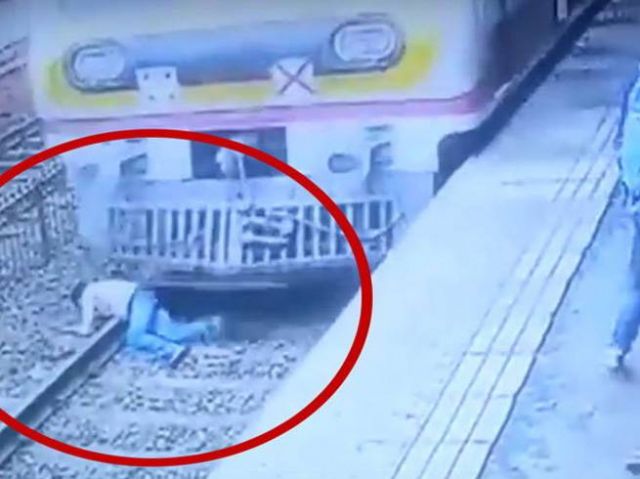 An awful suicide case caught on camera in Mumbai