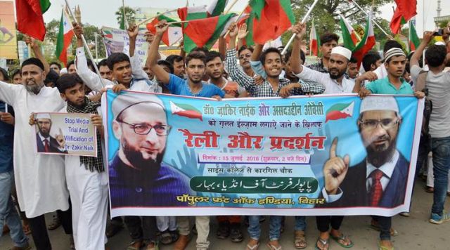 Protest in Jaipur in provision of Naik,Owaisi