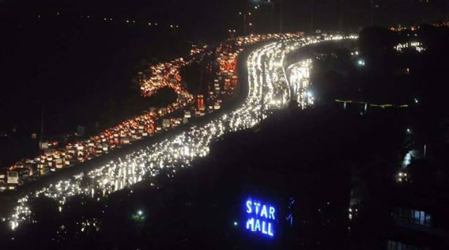 Massive traffic jams in Gurgaon left people stuck on the roads for hours
