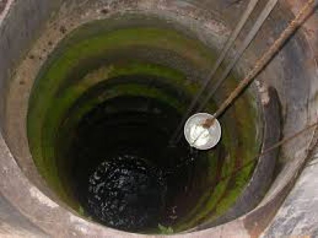 18 year old girl accidentally falls into well in Rajasthan