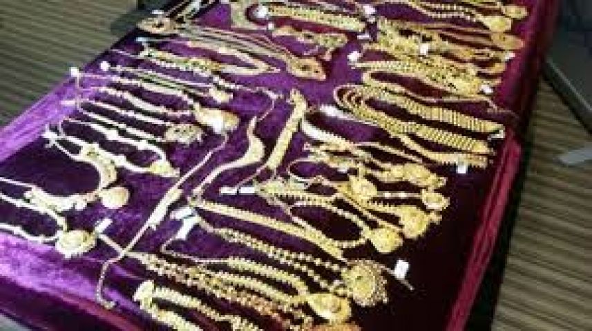 2 held for theft of diamond, gold jewellery