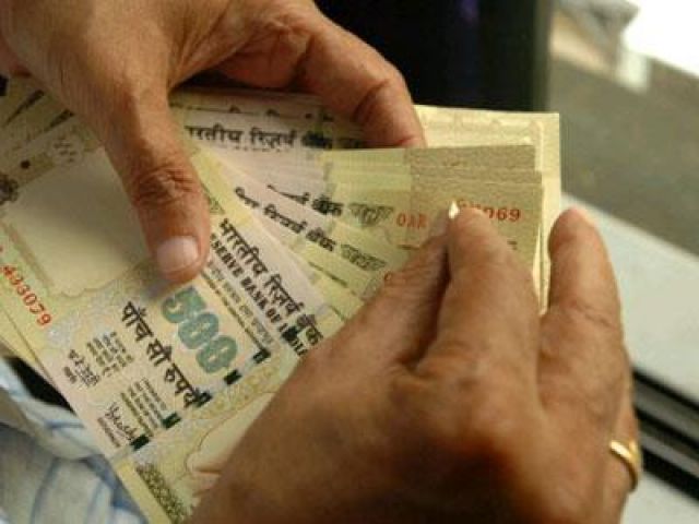 Centre to announce 20% pay hike for govt servants