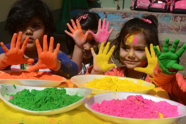 Holi Festival : PM Narendra Modi Wishes Indian People On Holi