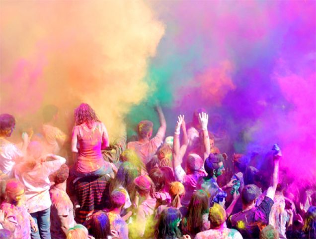 Holi Festival : PM Narendra Modi Wishes Indian People On Holi