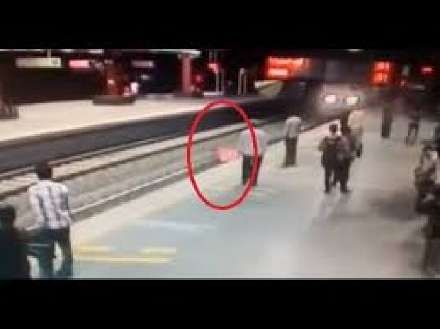 Woman attempted suicide by jumping off in front of metro train