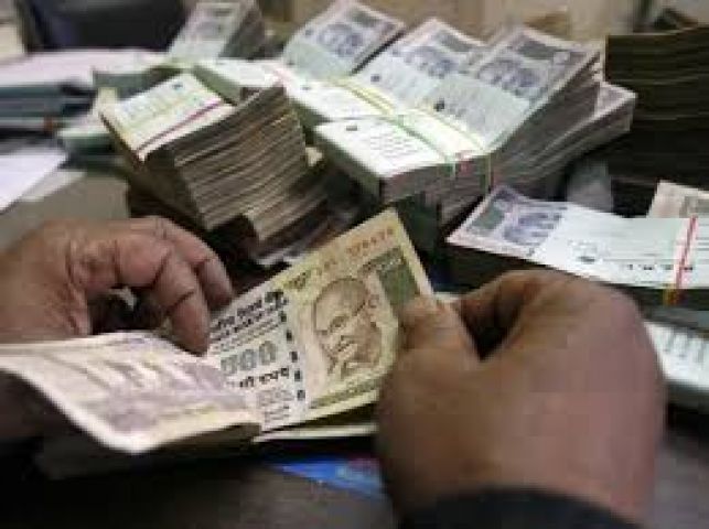 Rupee run down 7 paise against USD to 66.62