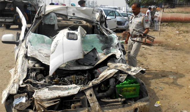 Bhavnagar : 5 killed, 2 kids injured in road accident