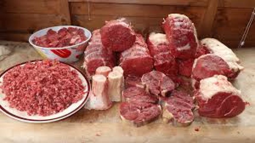 Police arrested two convicts for illegally transporting cattle meat