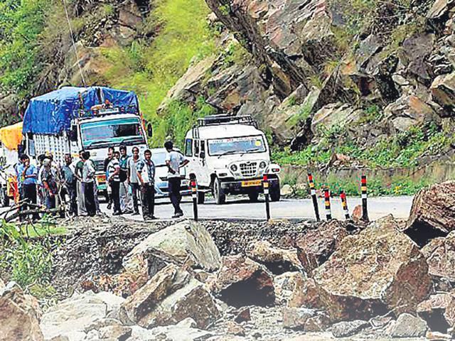 Six districts is on alert for the next 48 hours in Uttrakhand
