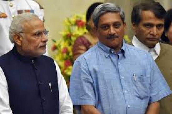 Modi asked Manohar to visit Maharashtra's depot fire site