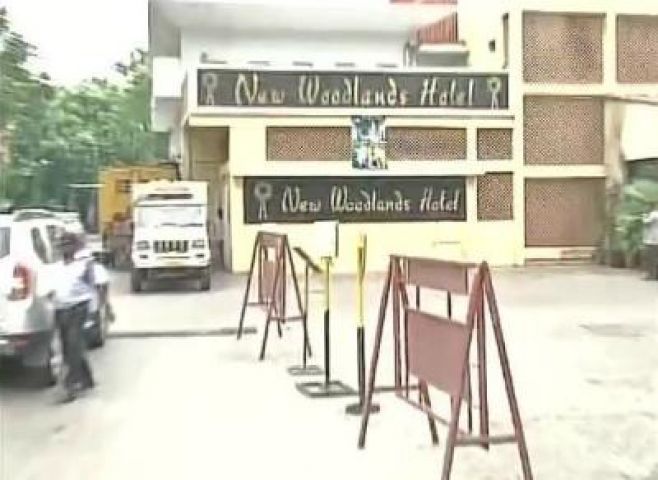 Crude Petrol bombs hurled at Chennai hotel which linked to Cauvery water dispute