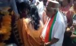 MP Home Minister Babulal Gaur touches Woman inappropriately