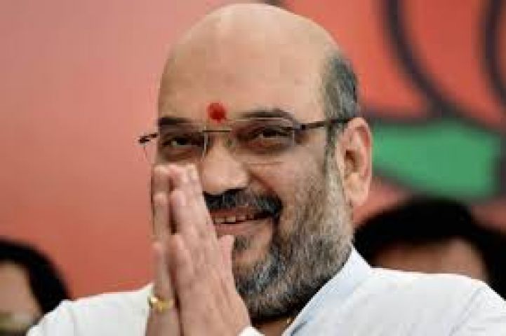 Amit Shah have a meal with dalit family, ahead of UP assembly