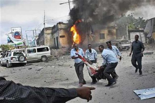 Mogadishu suicide bomber attack;Seven killed in airport blasts