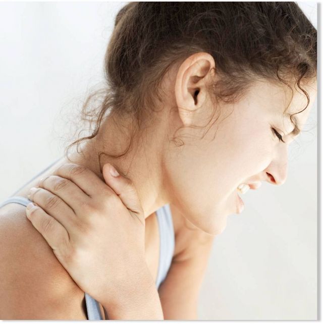 Study reports women experience neck pain more than men
