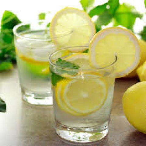 4 Reasons to Drink Hot Lemon water for a good health