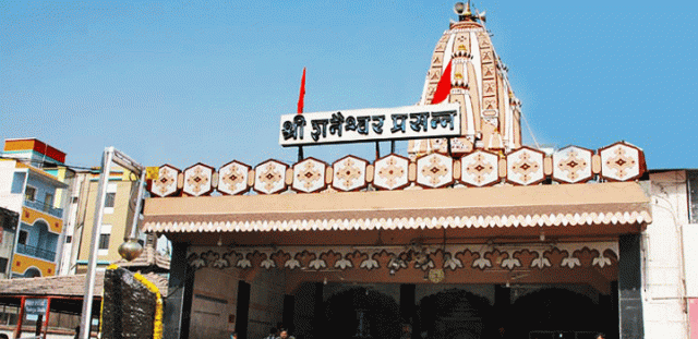A holy visit to 'Shani Shingnapur'