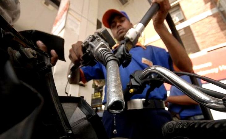 Petrol price hits 4-year high of Rs 73.73, diesel at all-time high