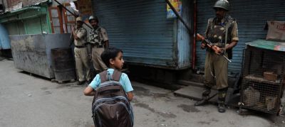 जम्मू-कश्मीर में हालात तनावपूर्ण, स्कूल-कॉलेज बंद