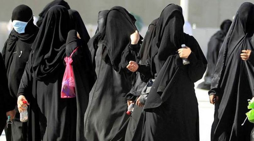 देवबंद के मौलाना का विवादित बयान, कहा मुस्लिम महिलाओं को नहीं करना चाहिए नौकरी