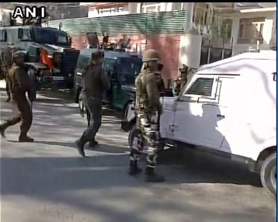 श्रीनगर जा रहे CRPF काफिले पर आतंकवादी हमला