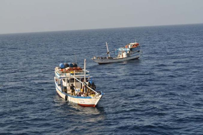 सोमालियाई लूटेरों ने भारतीय मालवाहक जहाज को बनाया बंधक, चालक दल के सदस्य भी फंसे