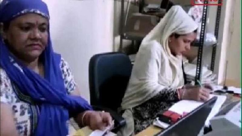 गुरुग्राम की दो साहसी महिला बैंककर्मियों ने बैंक लूटने से बचाया