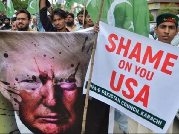 अमेरिका से मिली लताड़ पर भड़का पाकिस्तान, कहा- हम इज्जत के भूखें