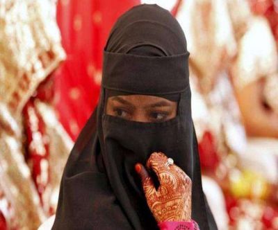 तीन तलाक से डरी युवती ने धर्म बदल हिन्दू युवक से शादी की