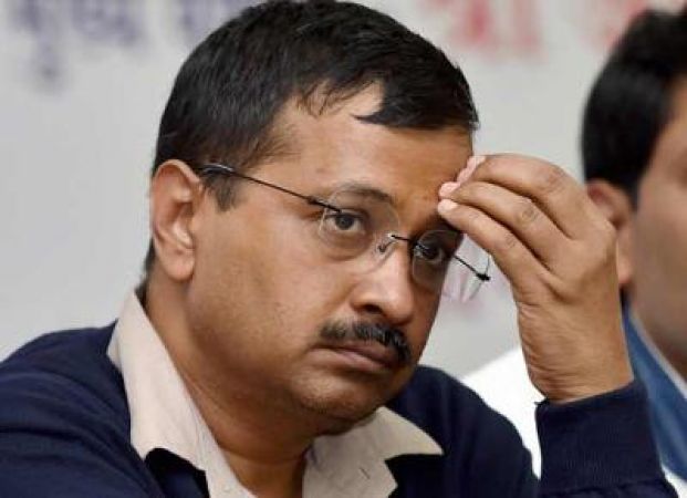 दिल्ली के CM केजरीवाल का कीर्तिमान, पहली बार किसी CM को सरकारी वसूली का नोटिस भेजा