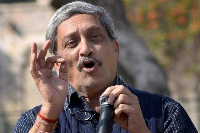 पर्रिकर का बयान, कश्मीर पर दबाव के कारण छोड़ा रक्षामंत्री का पद