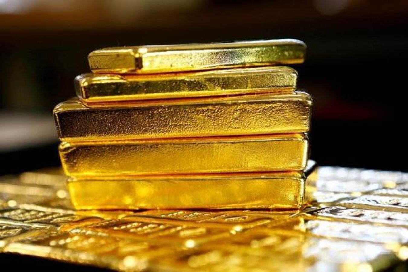 दुबई की फ्लाइट से कस्टम विभाग के अधिकारियों ने बरामद किया बढ़ी मात्रा में सोना