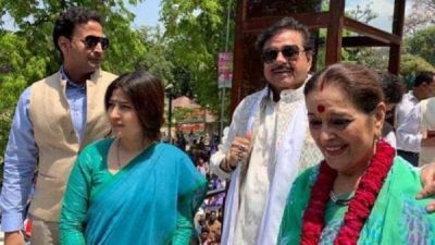 शत्रु ने अपनी पत्नी के लिए किया चुनाव प्रचार, कांग्रेस नेता ने लिया आड़े हाथ