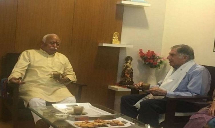उद्योगपति रतन टाटा ने आरएसएस प्रमुख मोहन भागवत से नागपुर में की मुलाकात