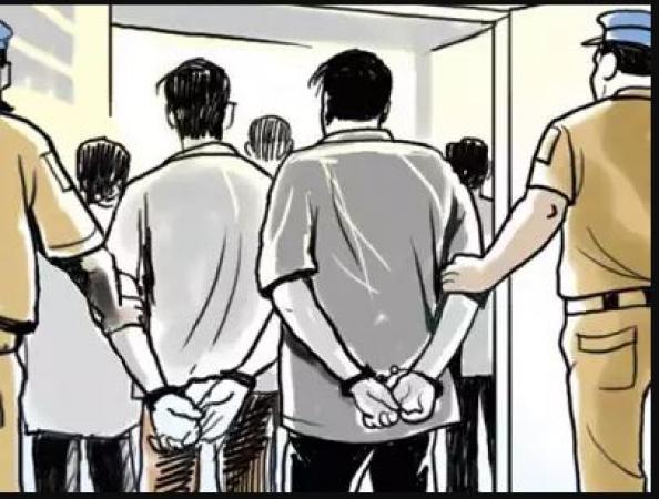 Mumbai Police arrested 2 men for passing lewd comments