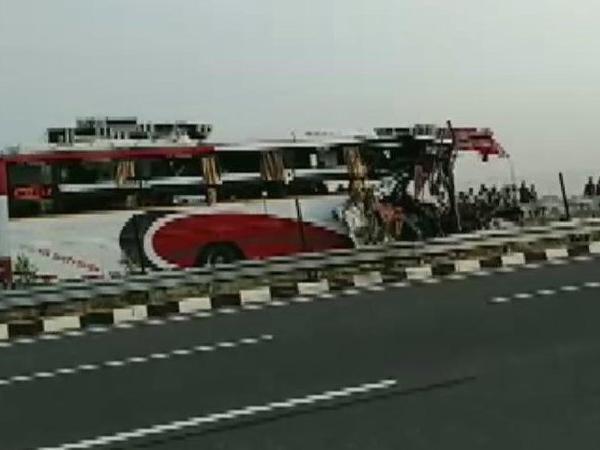 7 dead, 34 injured in a road accident on Agra-Lucknow Expressway