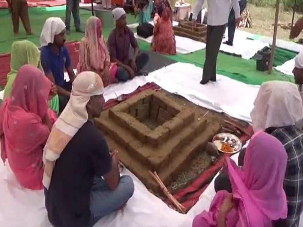 नूरपुर हादसा : गायत्री सेवा समिति ने मृत बच्चों की आत्मा की शांति हेतु कराया हवन